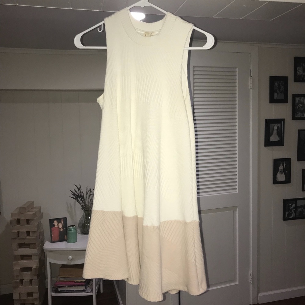 Turtle neck sleeveless dress